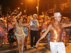 Bloco e trio elétrico são foco da segunda noite do CarnaRincão